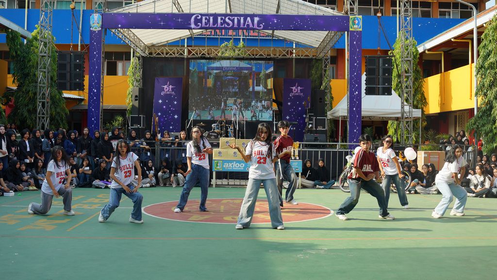 Puncak DN 61 - Penampilan Ekstra Beatrix Dance